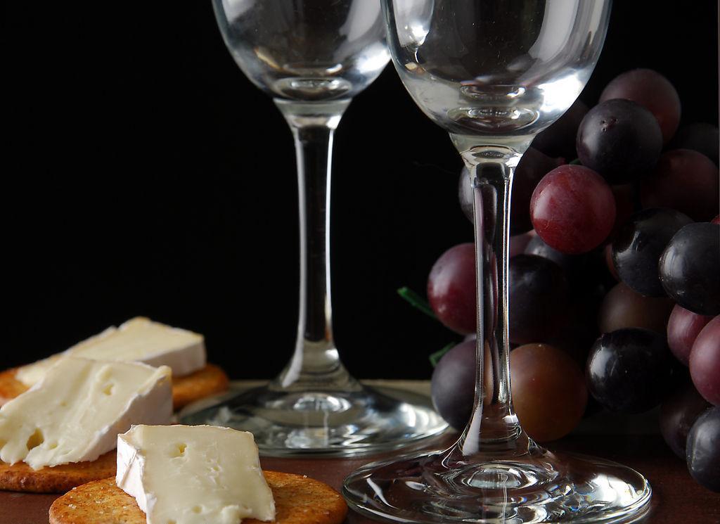 葡萄酒杯为何是高脚的,葡萄酒,红酒,红葡萄酒,酒圈网