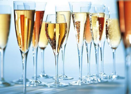 香槟：一杯欢愉在唇边,葡萄酒,红酒,酒圈网