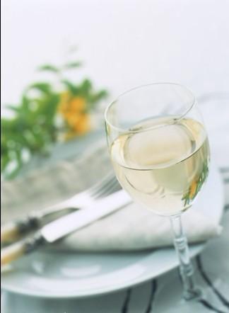 炎炎夏日,喝白葡萄酒渐成趋势,葡萄酒,红酒,酒圈网